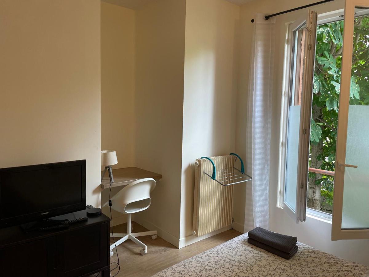 Chambre Dans Une Maison Partagee Неї-сюр-Марн Екстер'єр фото